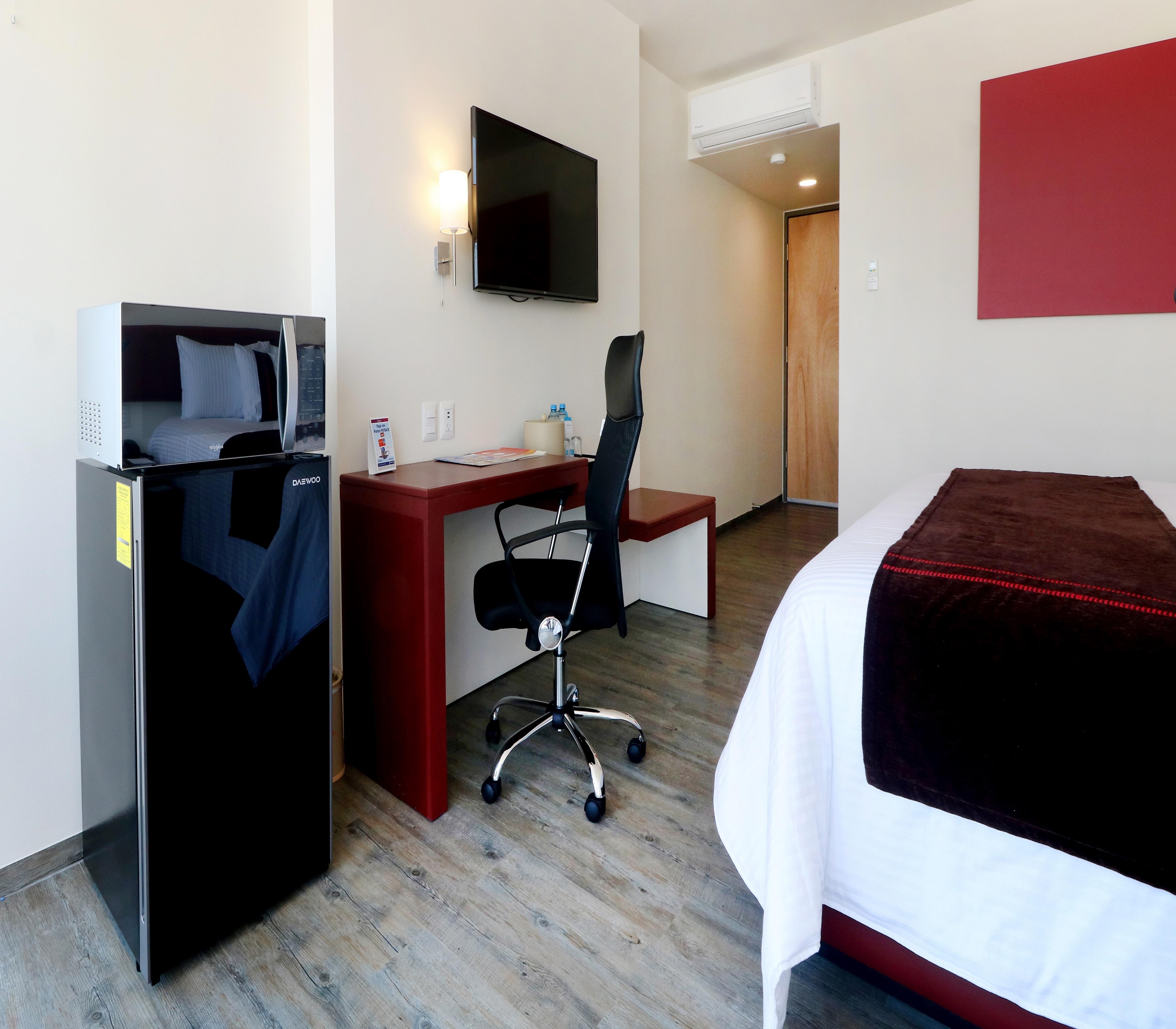 Mision Express Queretaro Hotel Екстериор снимка