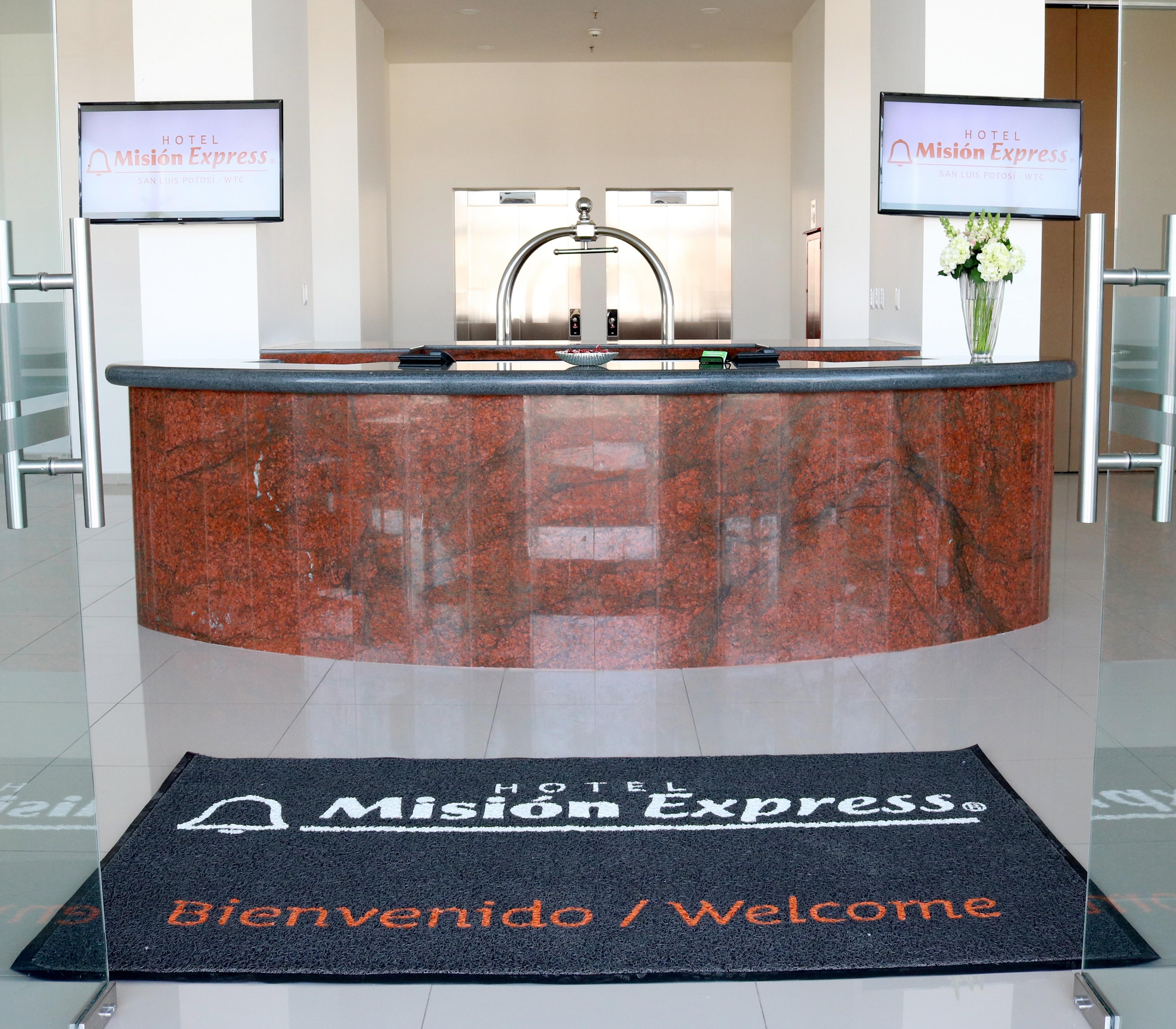 Mision Express Queretaro Hotel Екстериор снимка