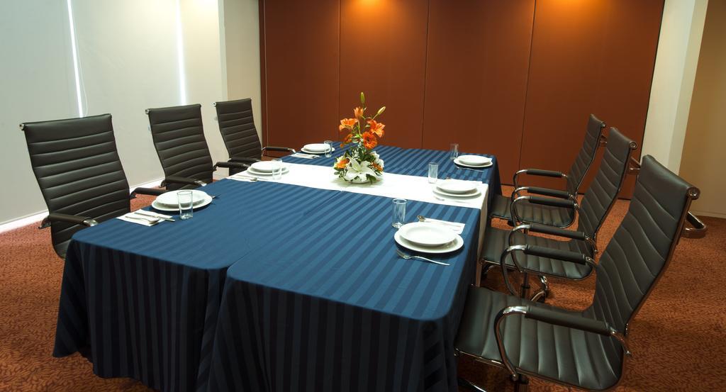 Mision Express Queretaro Hotel Екстериор снимка