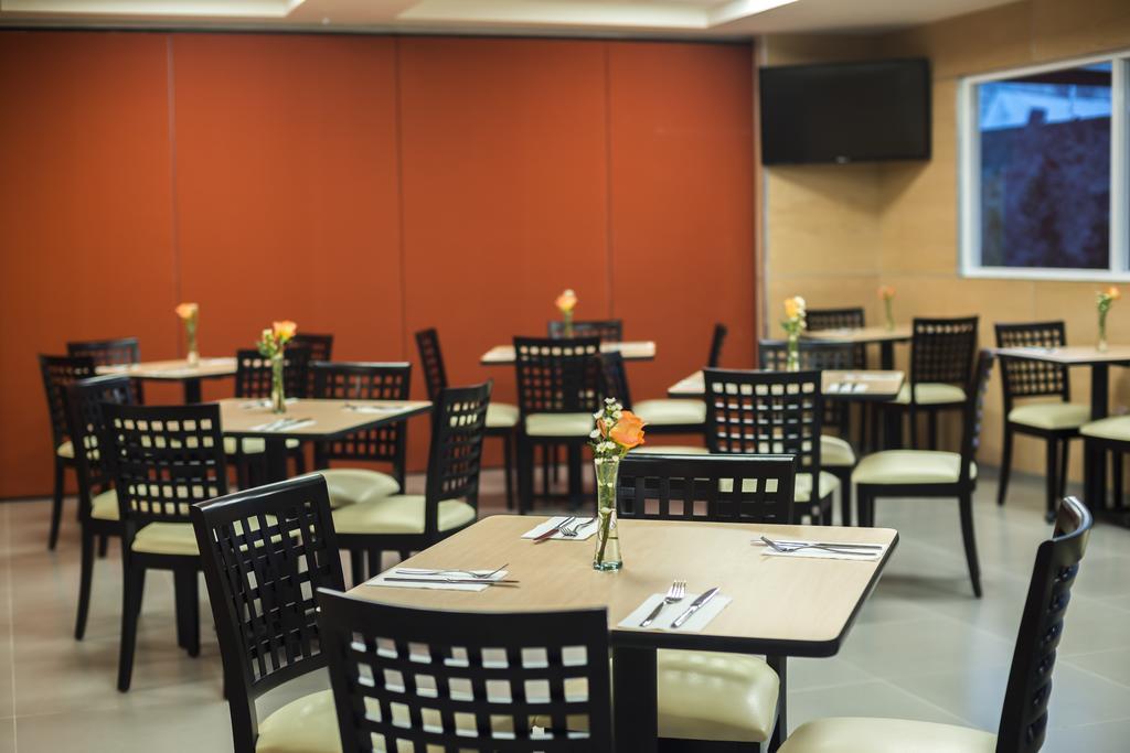 Mision Express Queretaro Hotel Екстериор снимка
