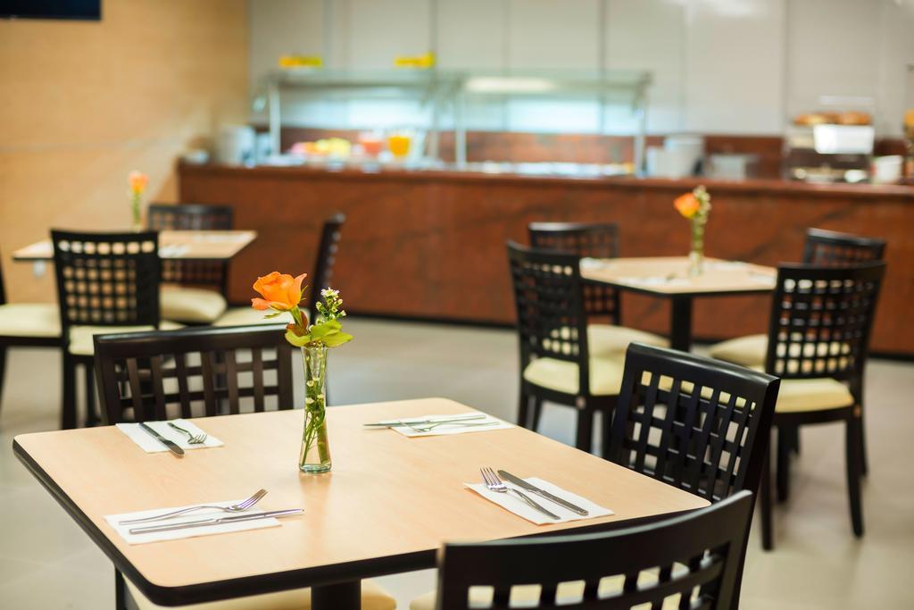 Mision Express Queretaro Hotel Екстериор снимка