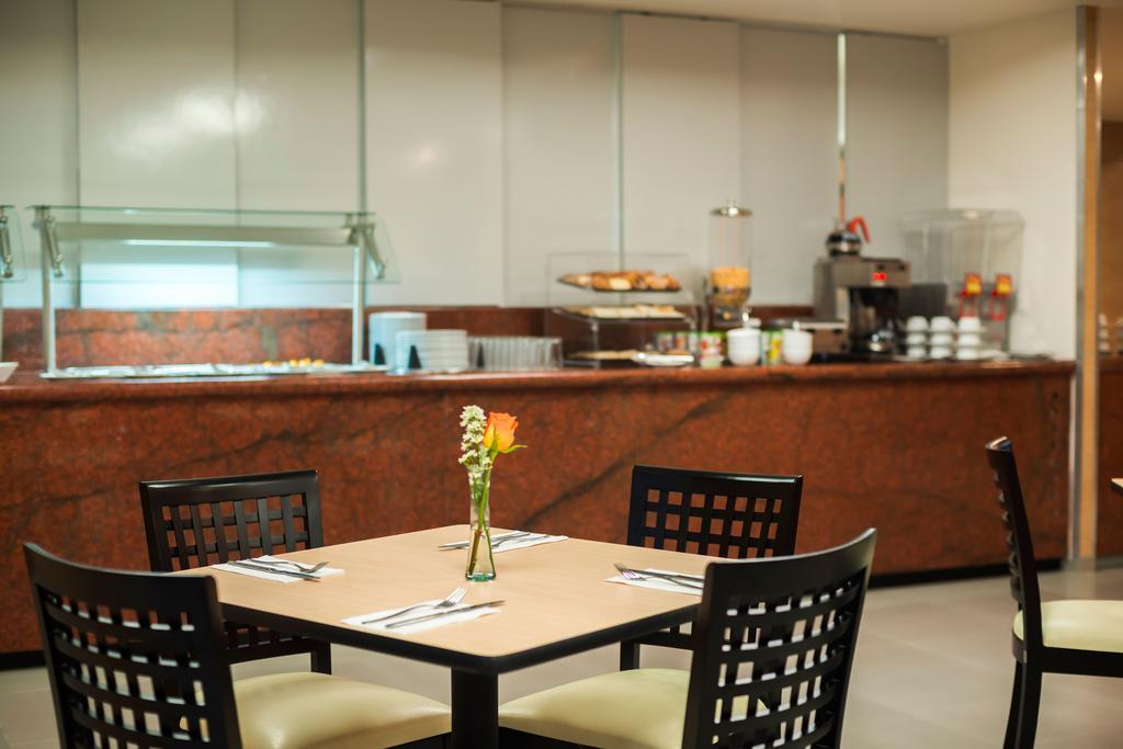 Mision Express Queretaro Hotel Екстериор снимка