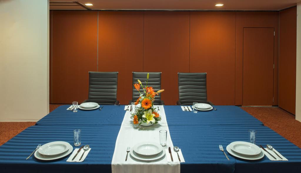 Mision Express Queretaro Hotel Екстериор снимка
