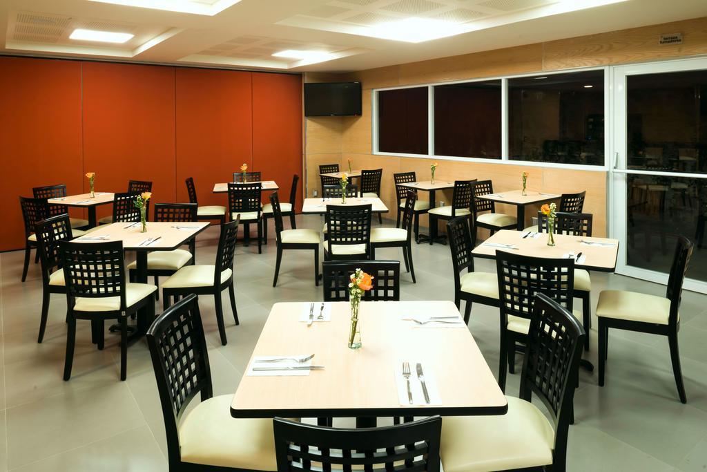 Mision Express Queretaro Hotel Екстериор снимка