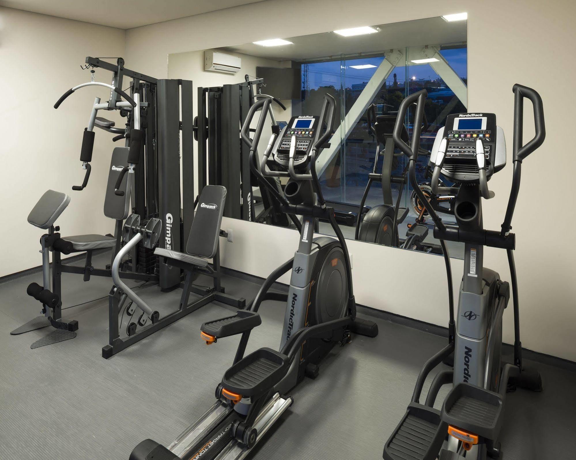 Mision Express Queretaro Hotel Екстериор снимка
