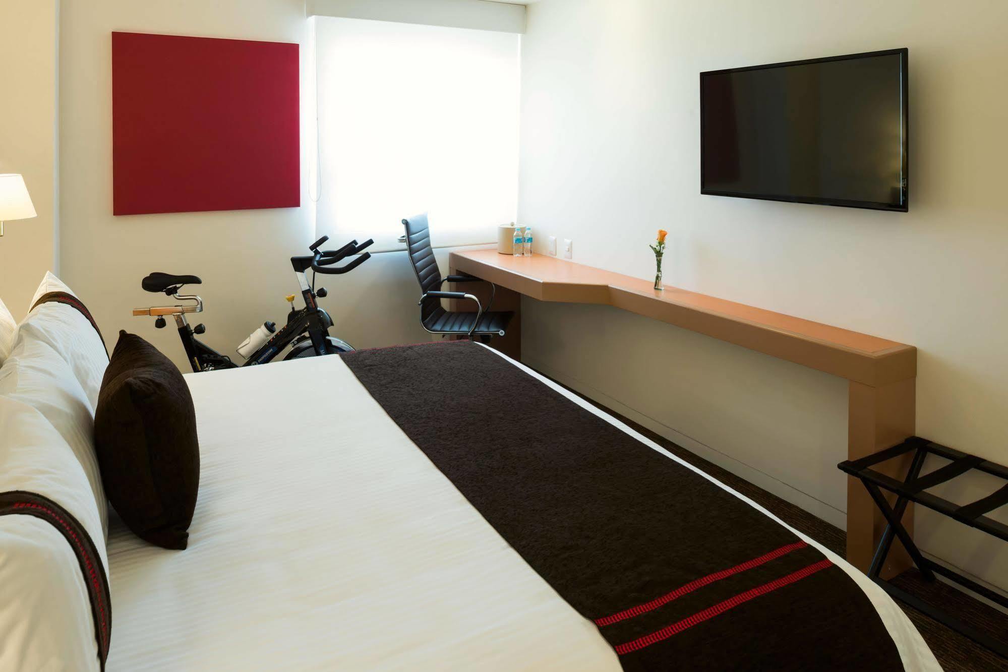 Mision Express Queretaro Hotel Екстериор снимка