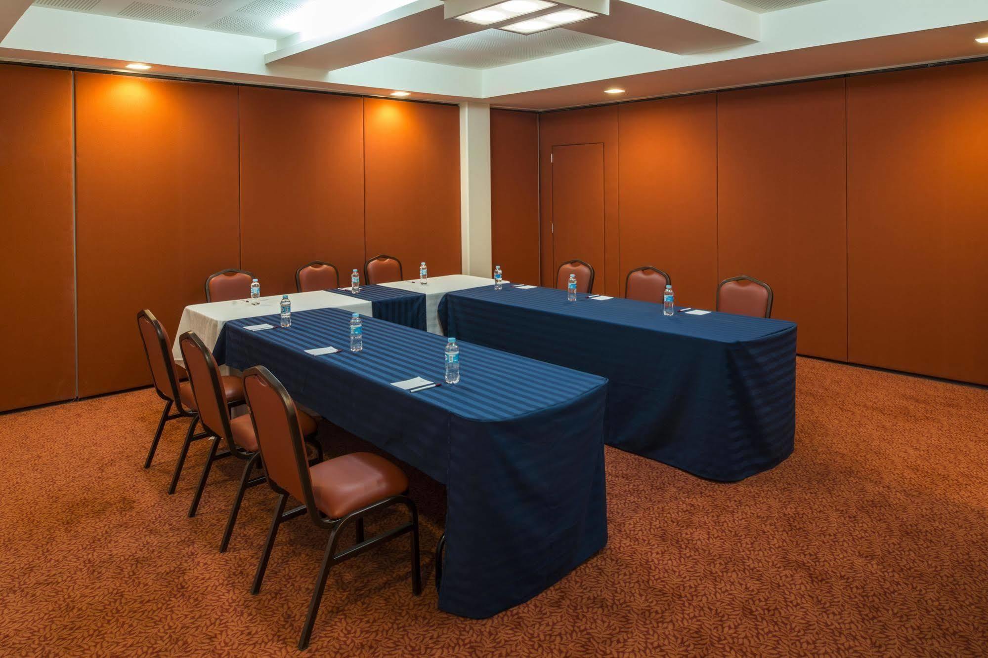Mision Express Queretaro Hotel Екстериор снимка