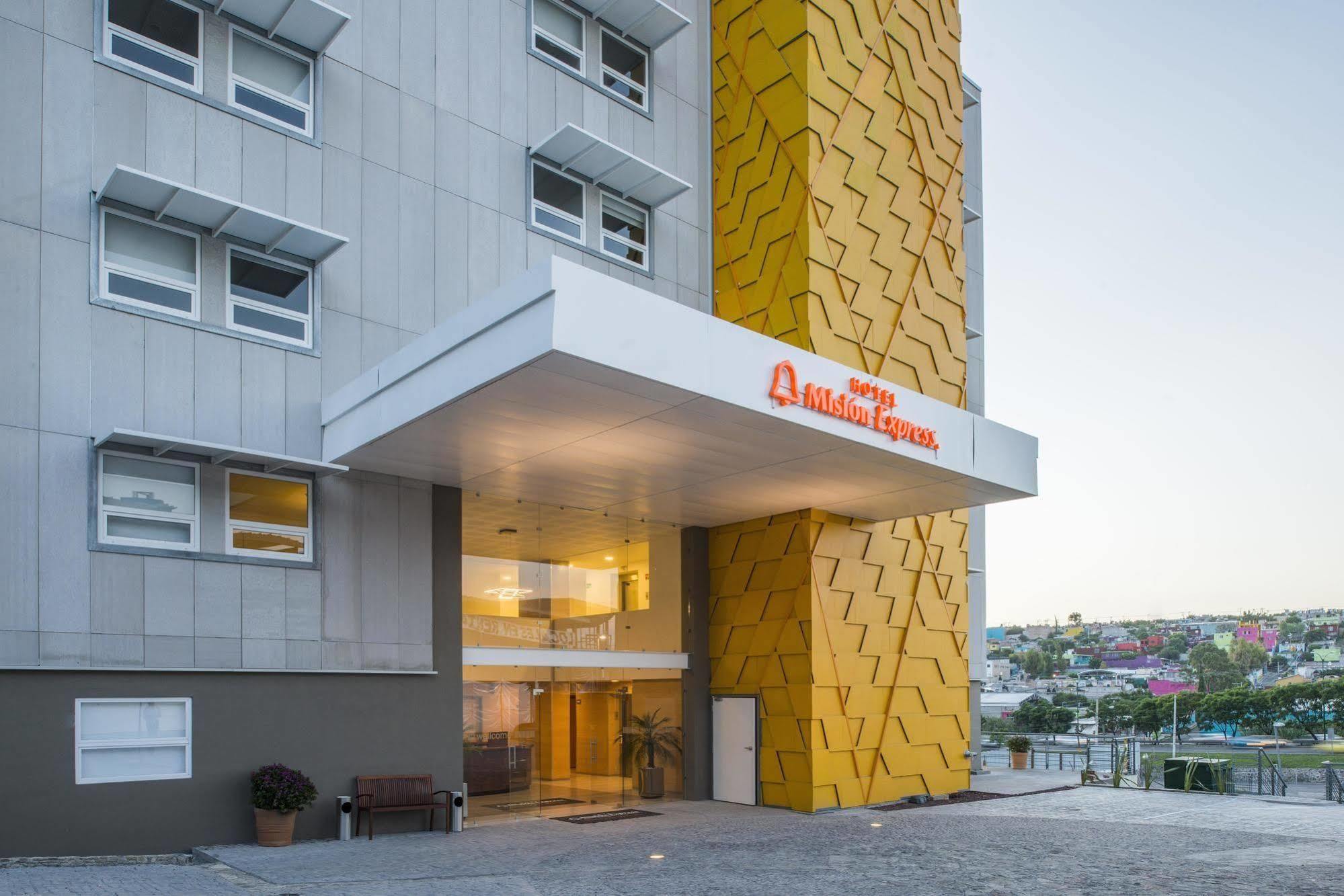 Mision Express Queretaro Hotel Екстериор снимка