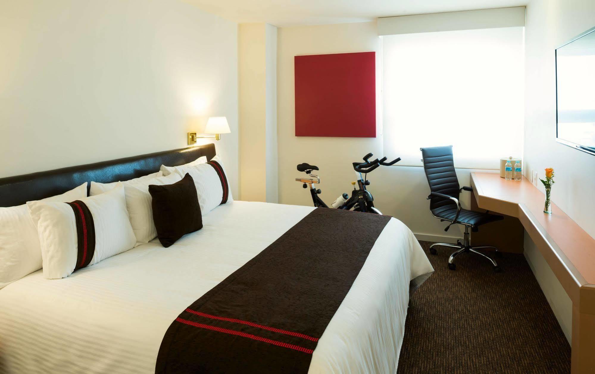Mision Express Queretaro Hotel Екстериор снимка