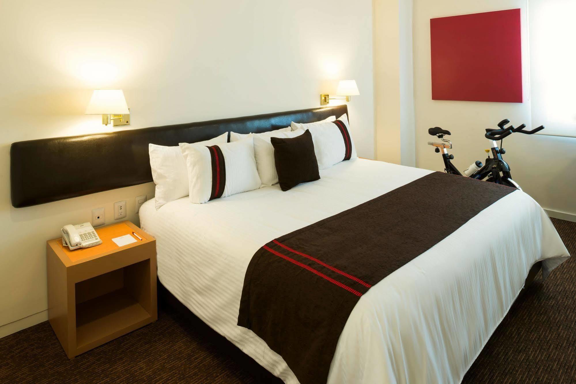 Mision Express Queretaro Hotel Екстериор снимка