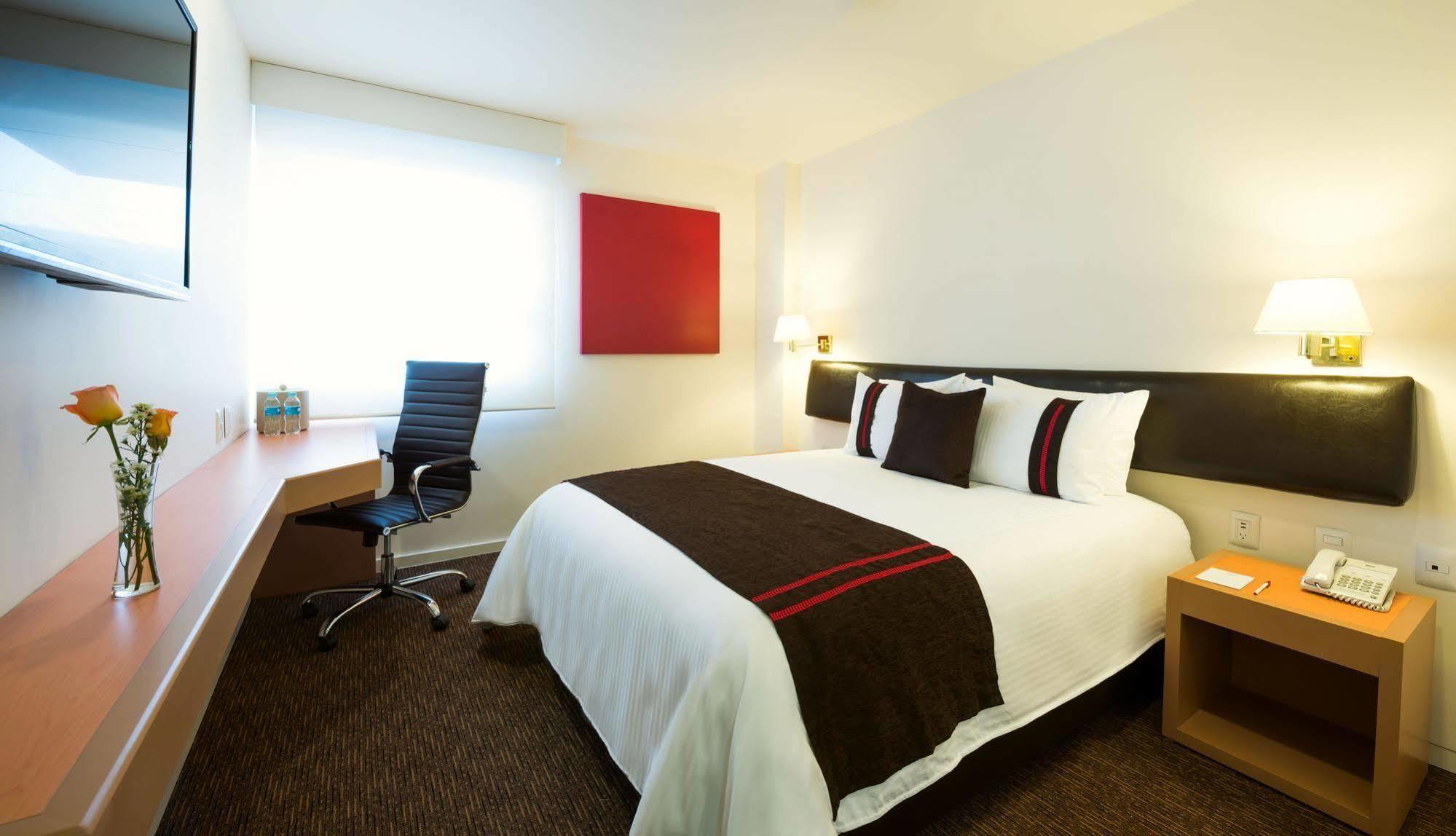 Mision Express Queretaro Hotel Екстериор снимка